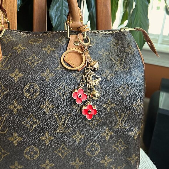 CLOVER AND HEART Bag Charm Red Gold Tone 💕 - Picture 4 of 7